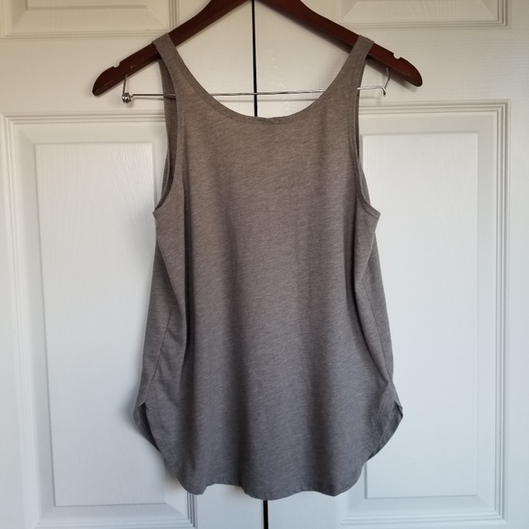 SOLD already just doesn't show it and I can't delete it for some reason. - Picture 6 of 12